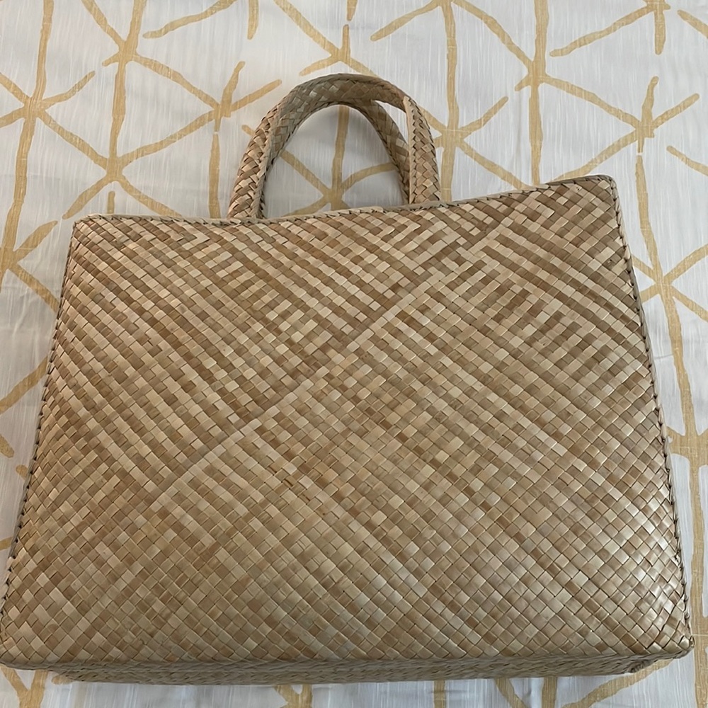 Straw tote bag